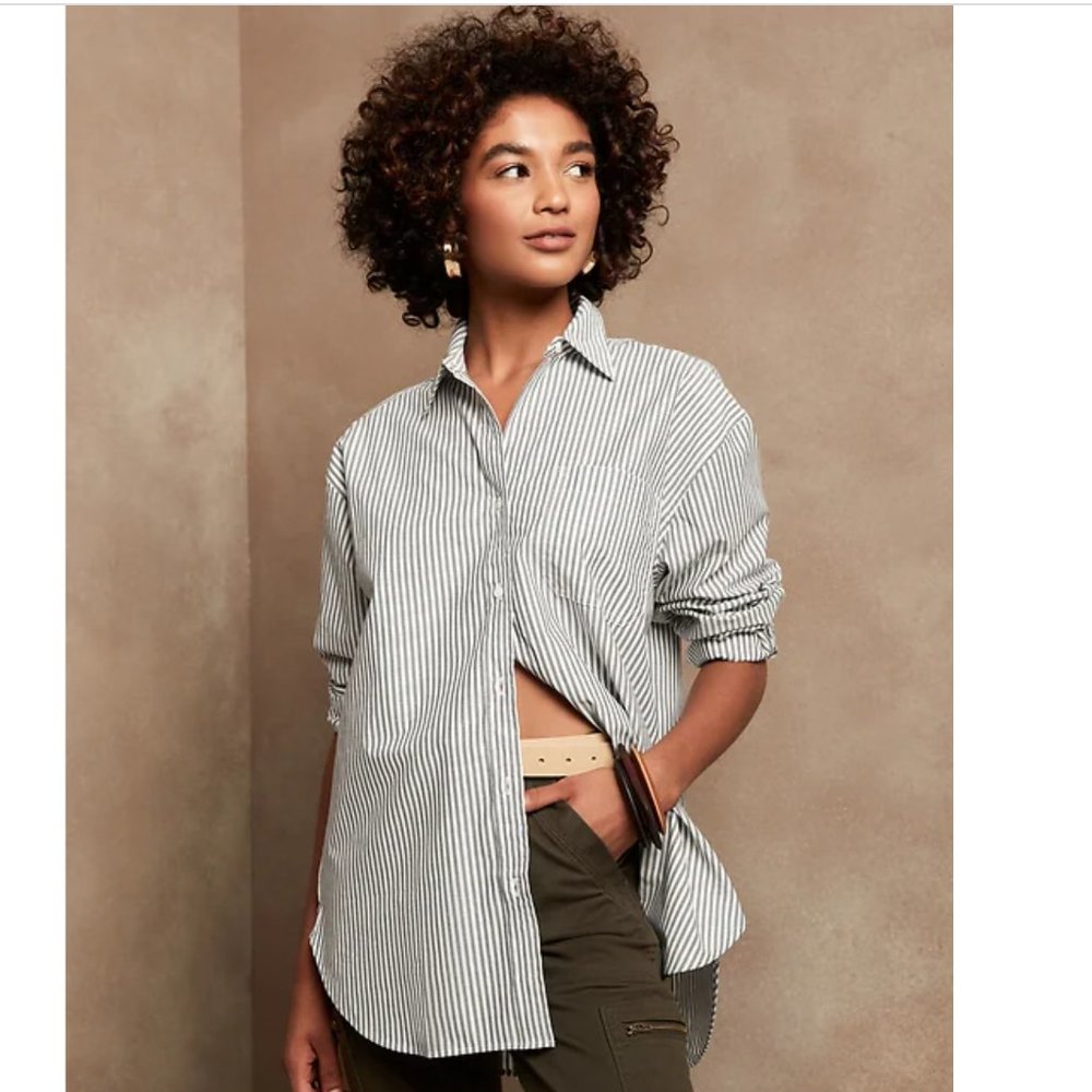 Banana Republic Women's Button Down Grey & White Striped Cotton Blouse
